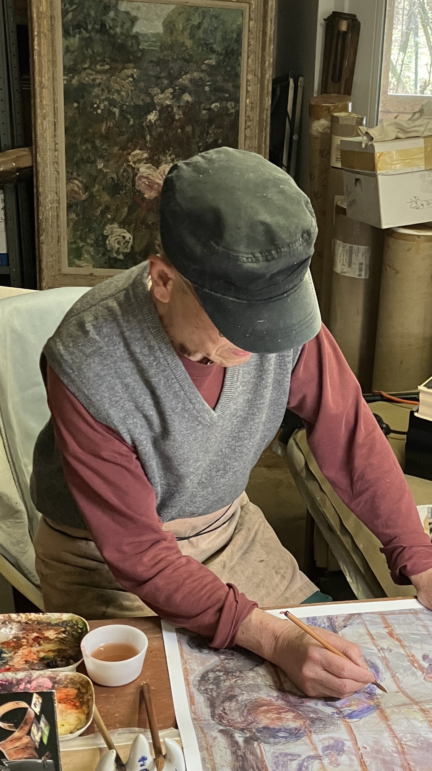 Haibin-Miao-works-in-his-studio
